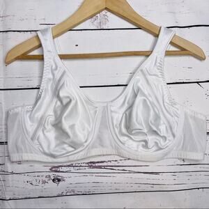 Breezies white bra 44B